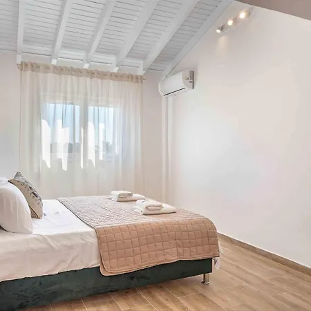 Grouzi Loft Apartmán *