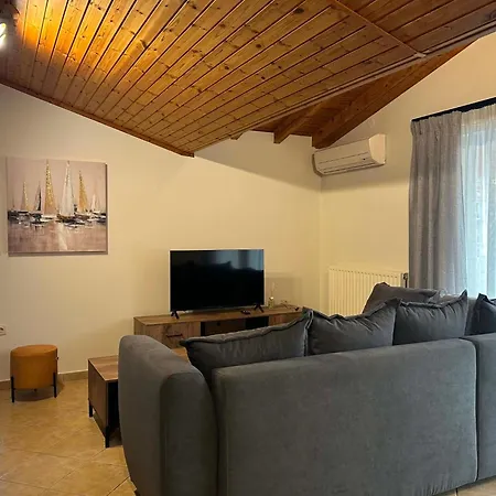 Grouzi Loft Apartmán *